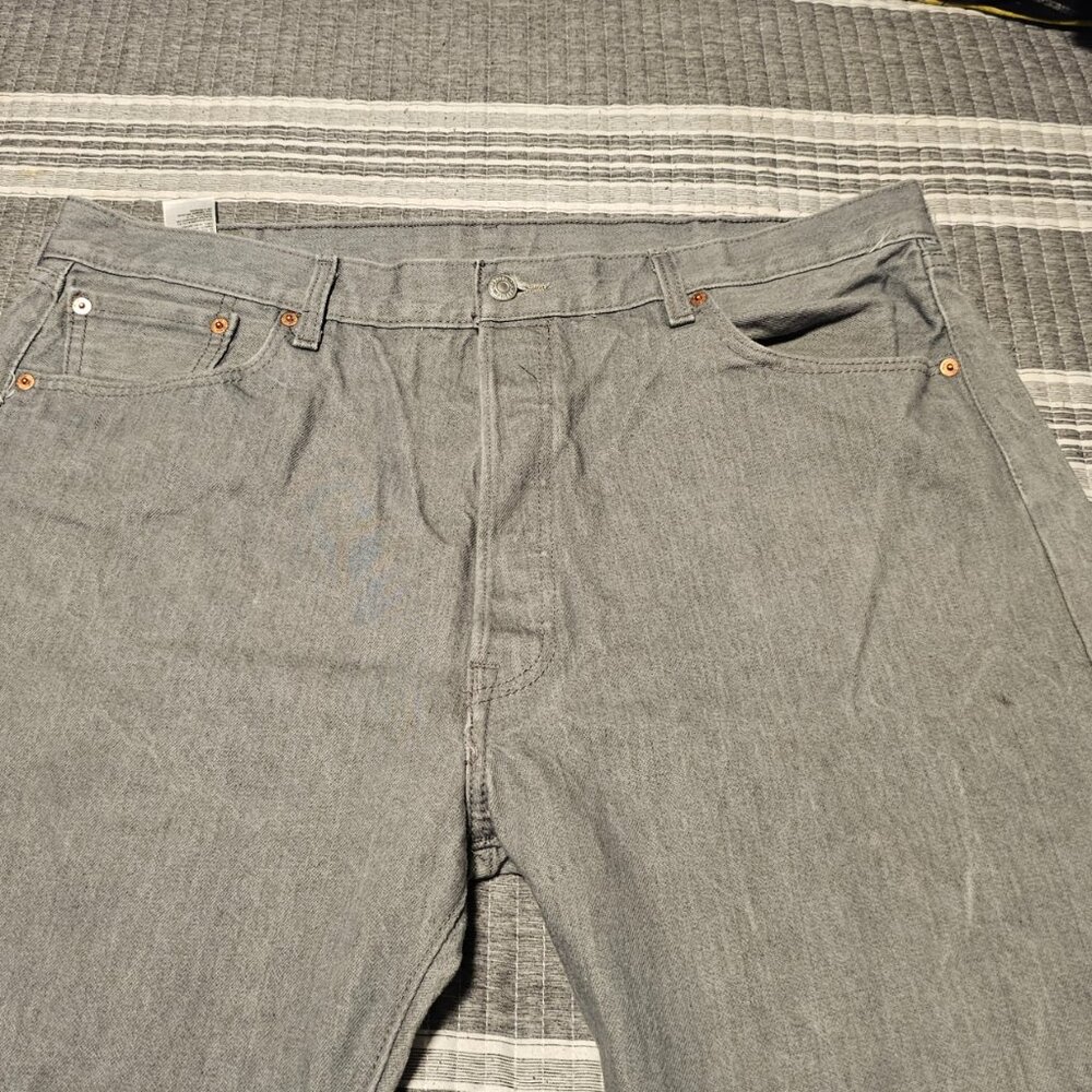 LEVI 501 Men's Jean Shrink-to-Fit Size 42x32 Original